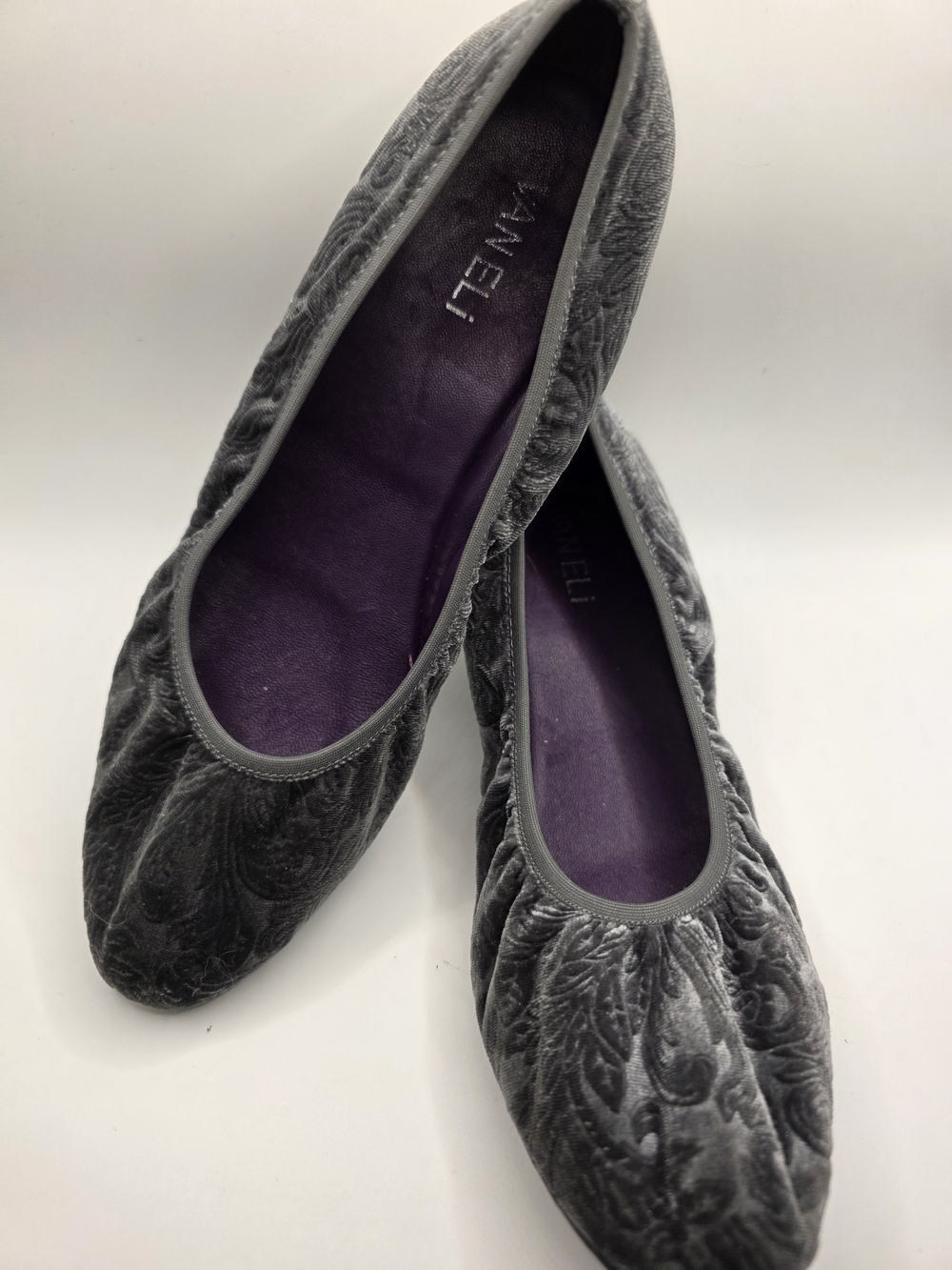 Vaneli Grey Crushed Velvet Ballet Flats Size 8.5 Embossed Floral Pattern
